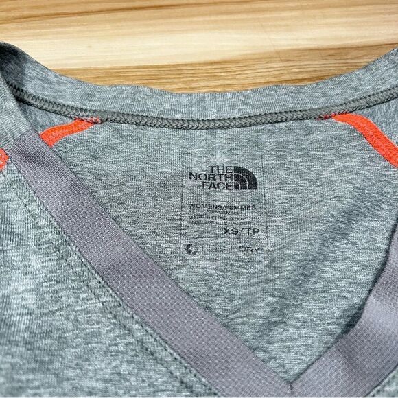 The North Face Grey Flash Dry Short Sleeve Shirt Women’s XS - Picture 3 of 3